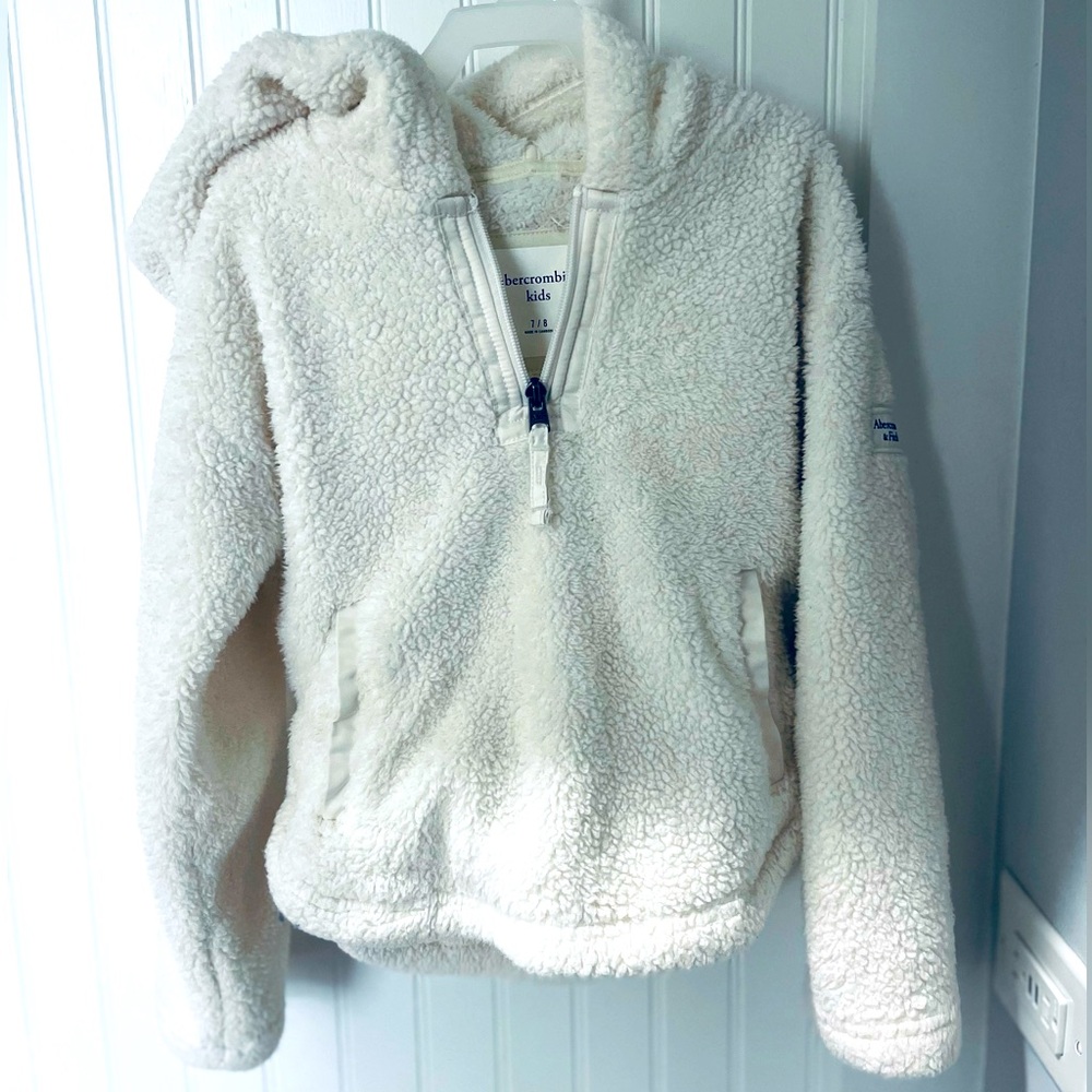 Abercrombie size 7/8 girls white hooded fleece